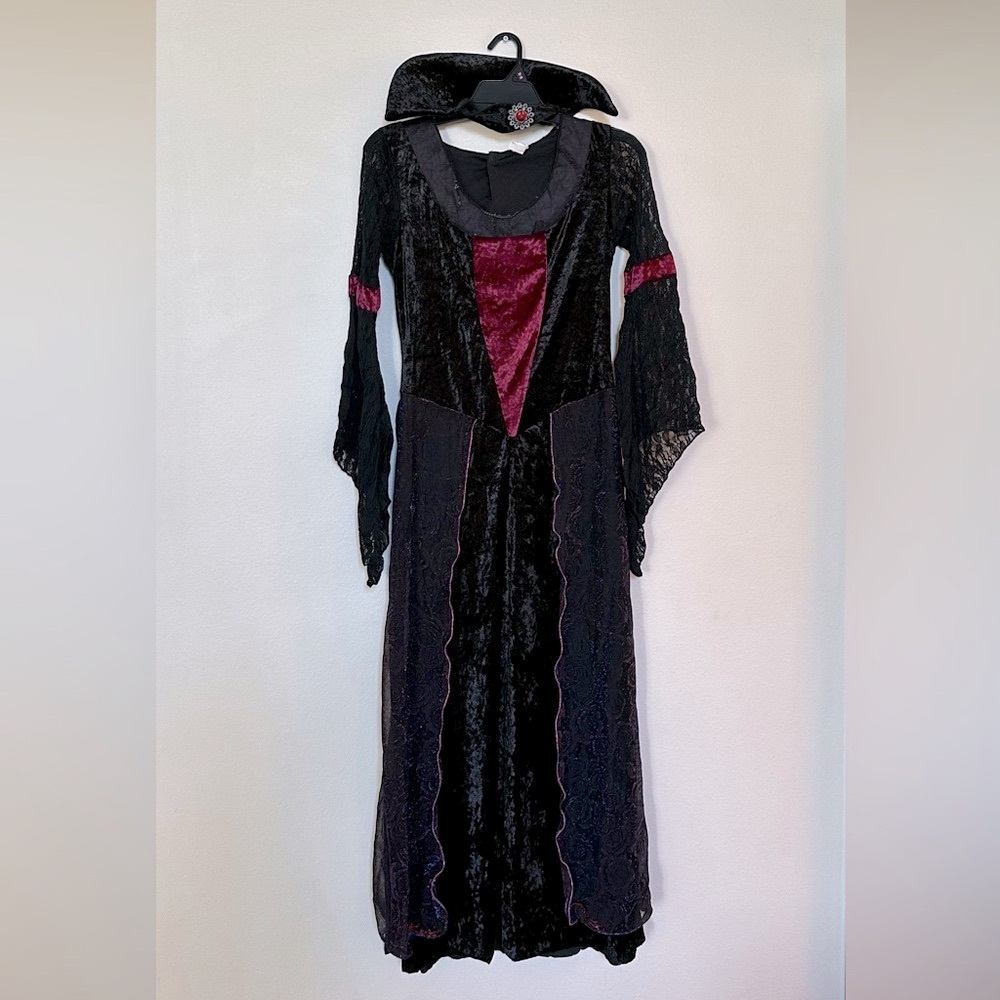 Halloween costume adult size medium/large